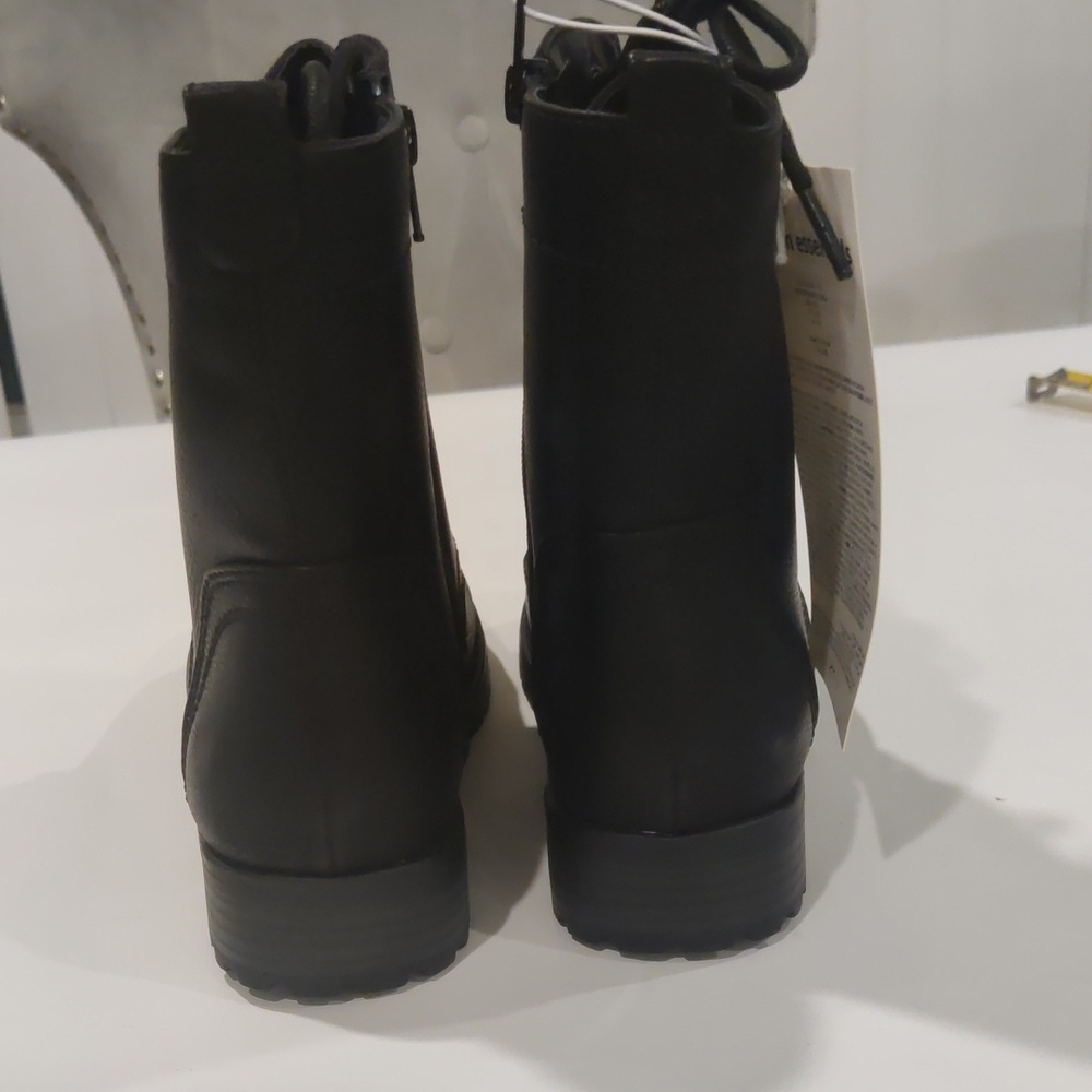 Amazon Essentials Black Combat Boots - Picture 8 of 9